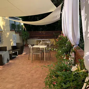 La Terrazza Di Via Elisa Couette-café Lucques
